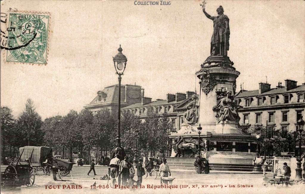 12 - 956 - Place de la République - La Statue