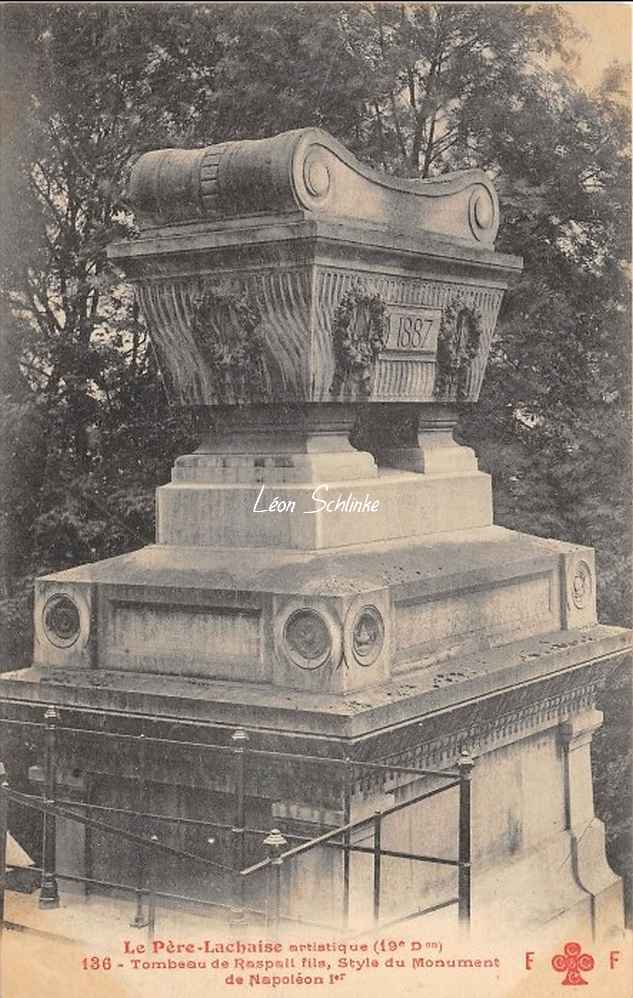 136 - Tombeau de Raspail fils, style du monument de Napoléon Ier