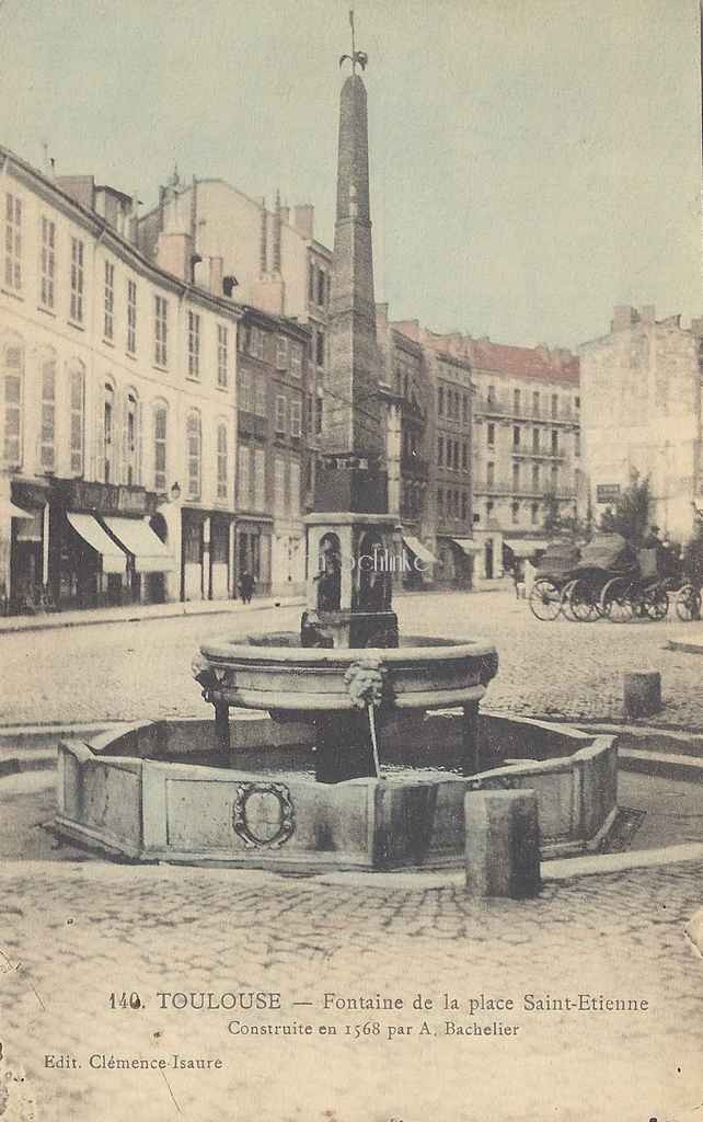 140 - Fontaine de la Place St-Etienne
