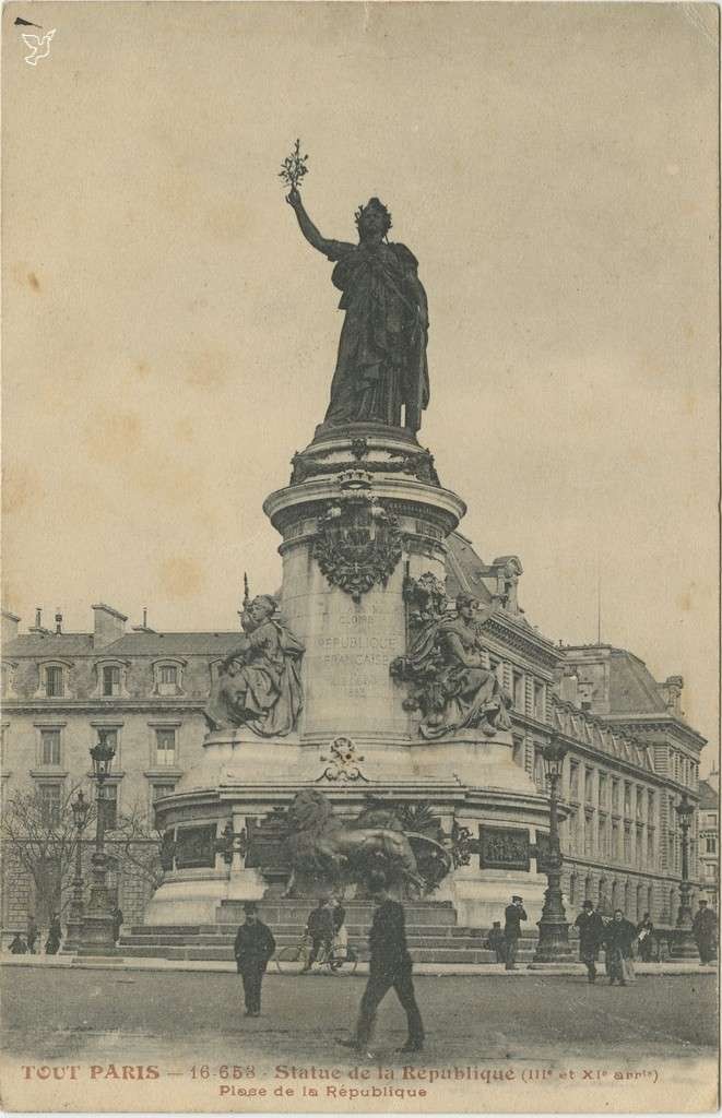 16 - 658 - Statue de la République