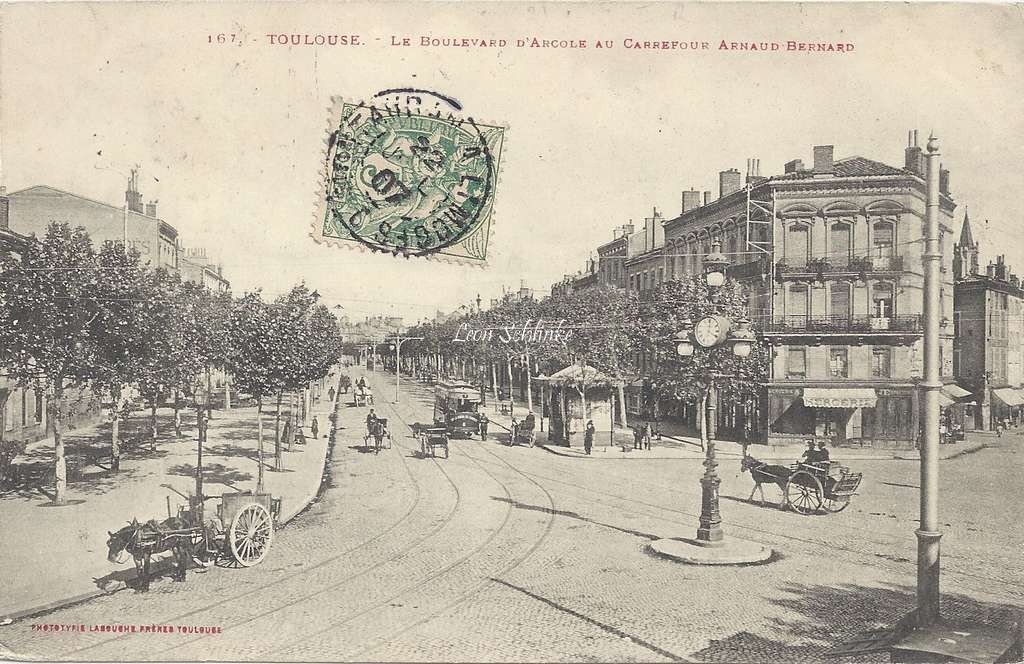 167 - Le Boulevard d'Arcole eu Carrefour Arnaud-Bernard