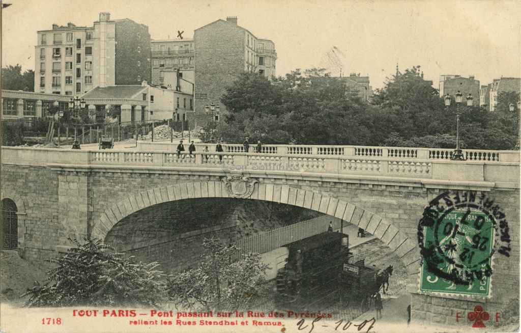 1718 - Pont passant sur la Rue des Pyrénées
