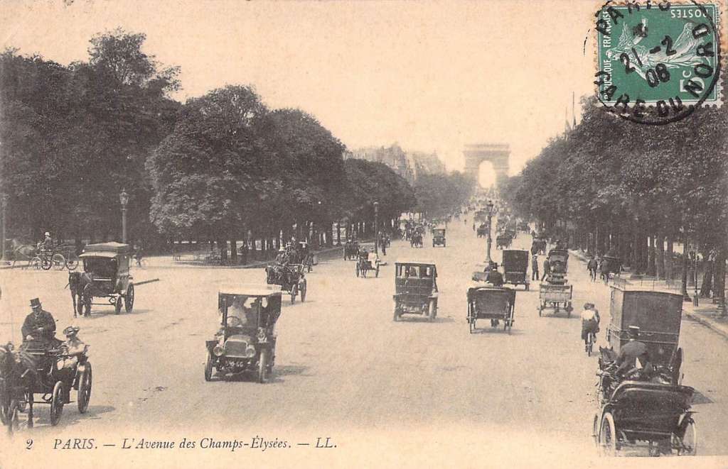 2 - PARIS - L'Avenue des Champs-Elysées
