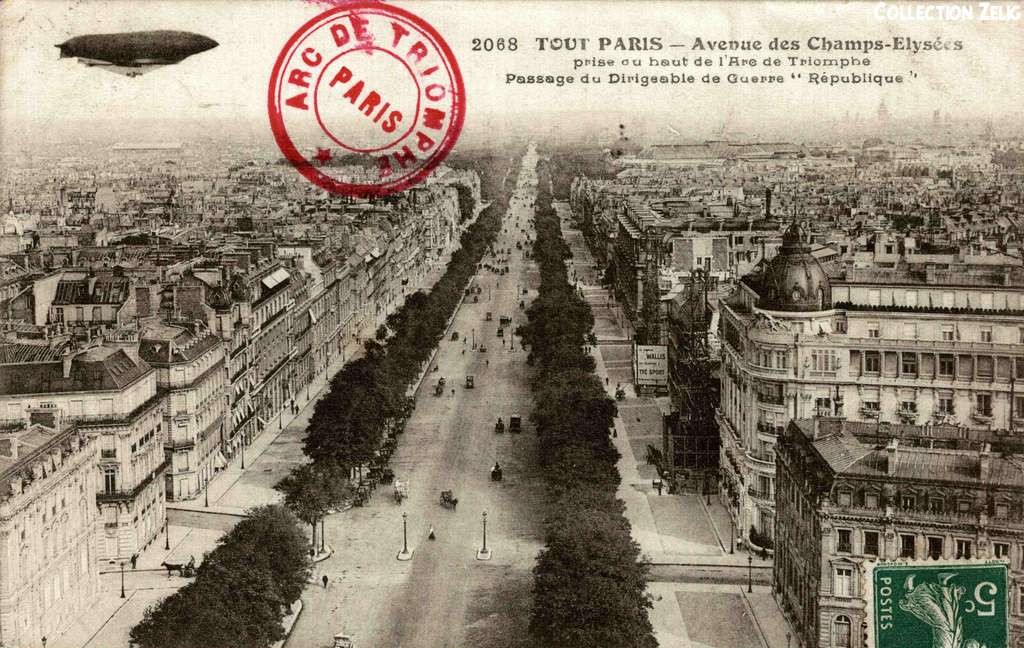 2068 - Avenue des Champs-Elysées prise du haut de l'Arc de Triomphe