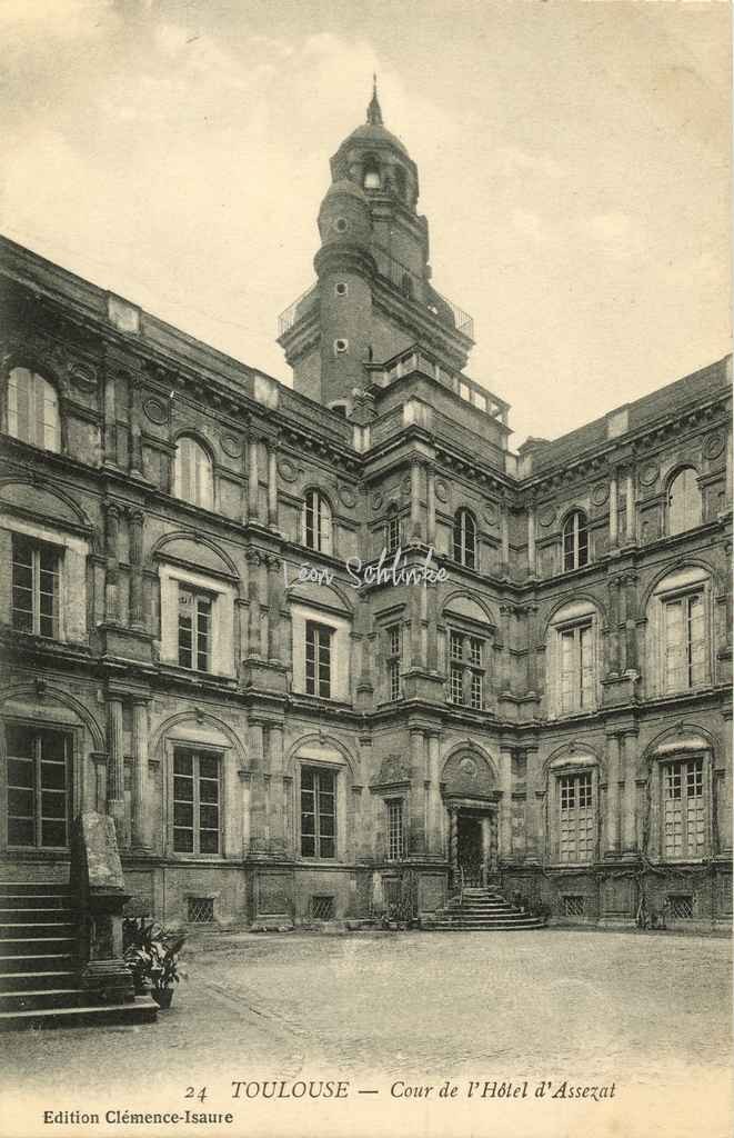 24 - Cour de l'Hôtel d'Assézat