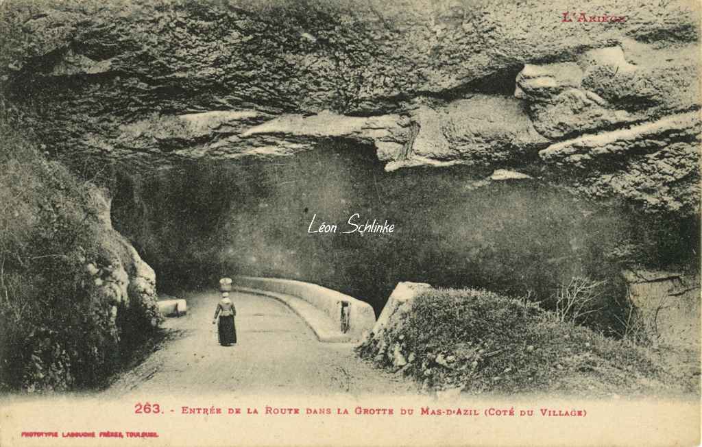 263 - Le Mas d'Azil - La Route entre dans la Grotte