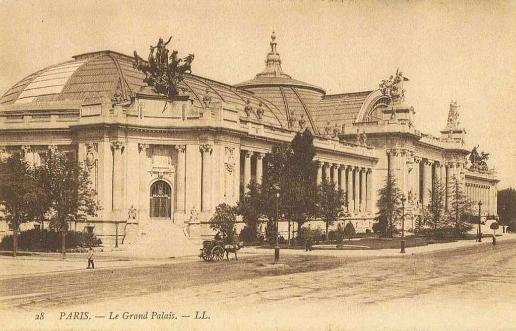 28 - PARIS - Le Grand Palais