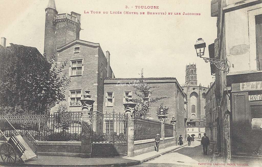 3 - La Tour du Lycée (Hôtel de Bernuys)