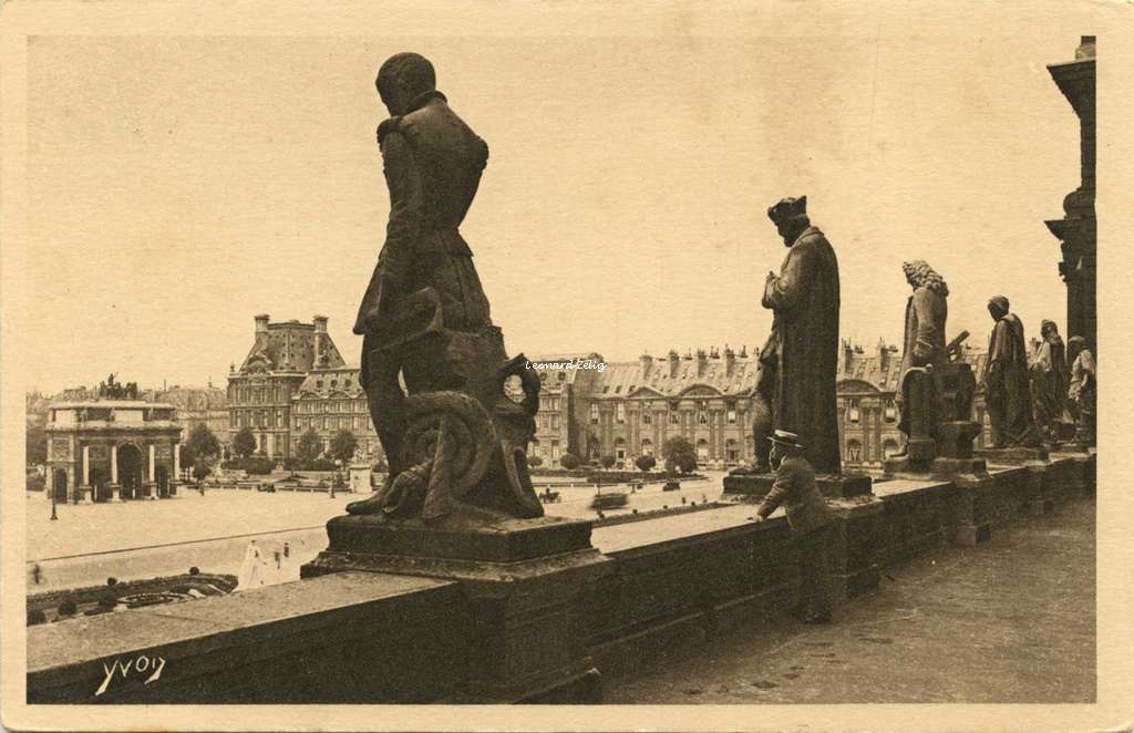 35 - Le Louvre - Terrasse du Pavillon Mollien