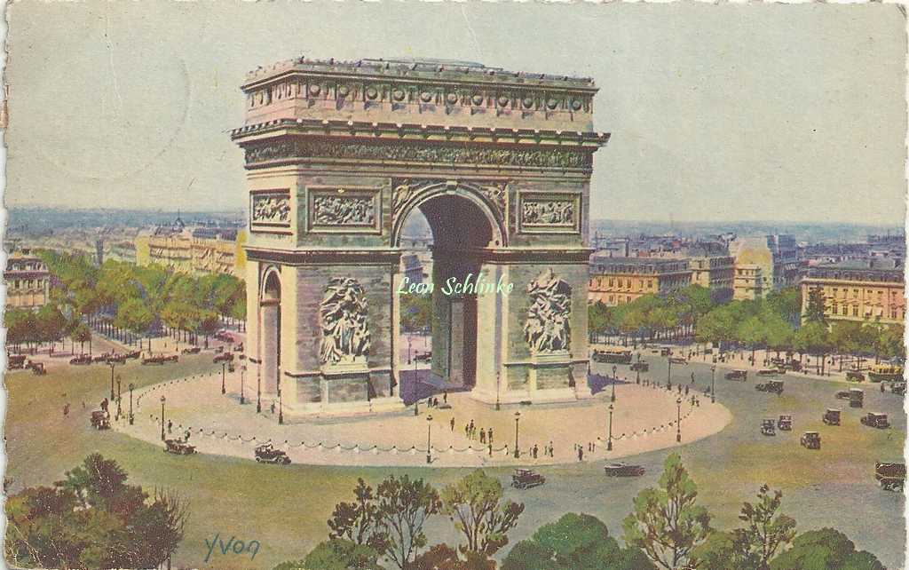 4 - L'Arc de Triomphe et la Place de l'Etoile