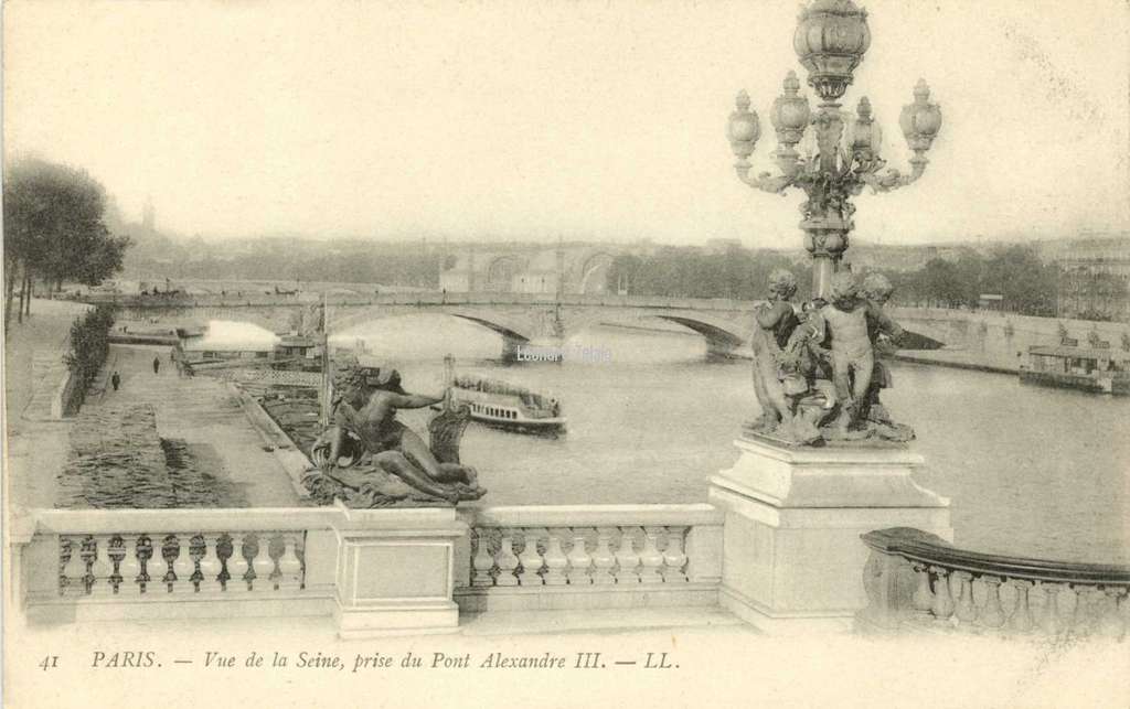 41 - PARIS - Vue de la Seine, prise du Pont Alexandre III