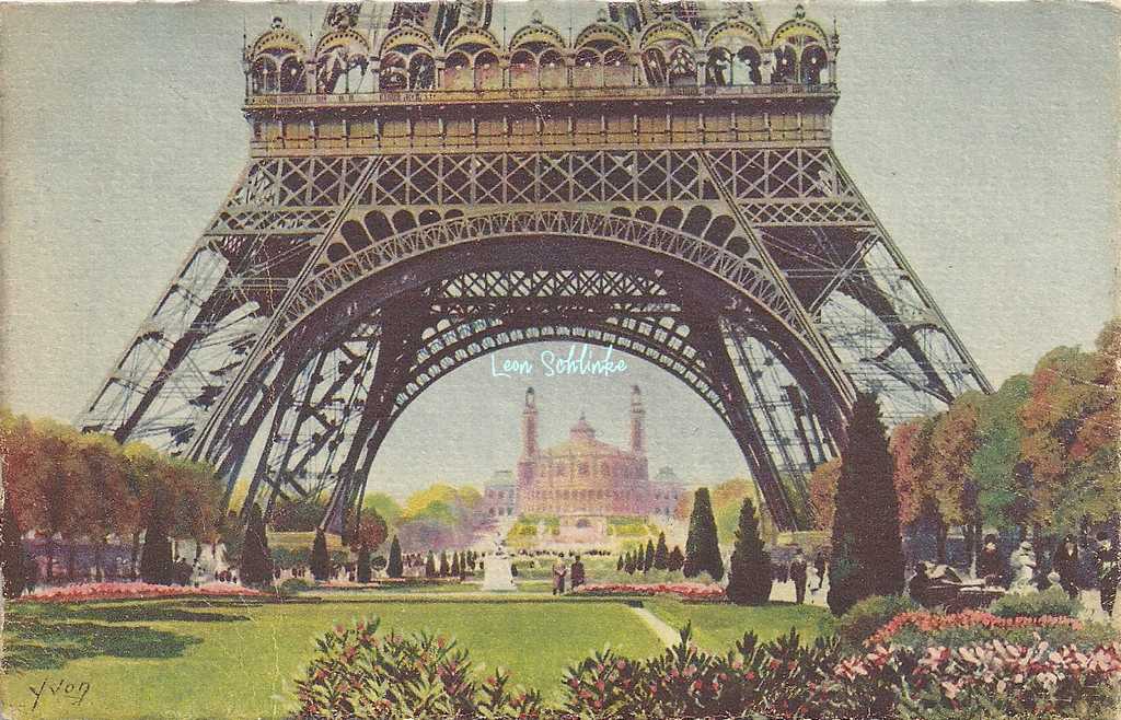 42 - Sous la Tour Eiffel (Le Trocadéro)