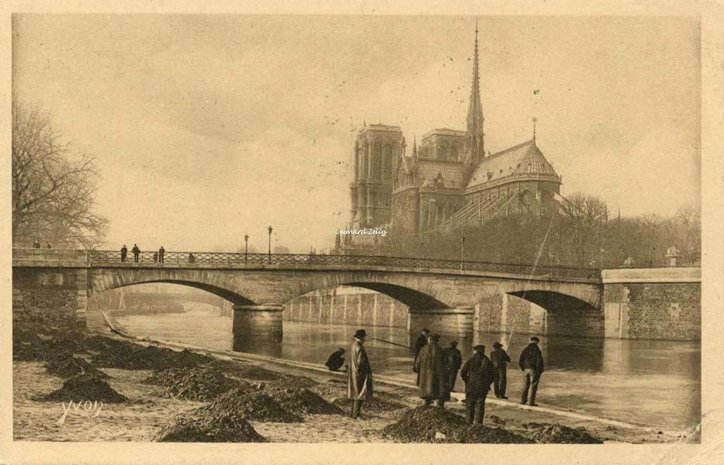 52 - Notre-Dame et le Pont de lArchevêché