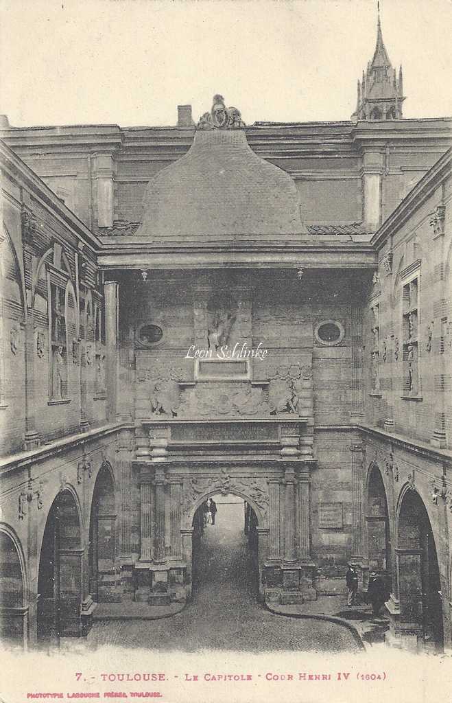 7 - Le Capitole - Cour Henri IV