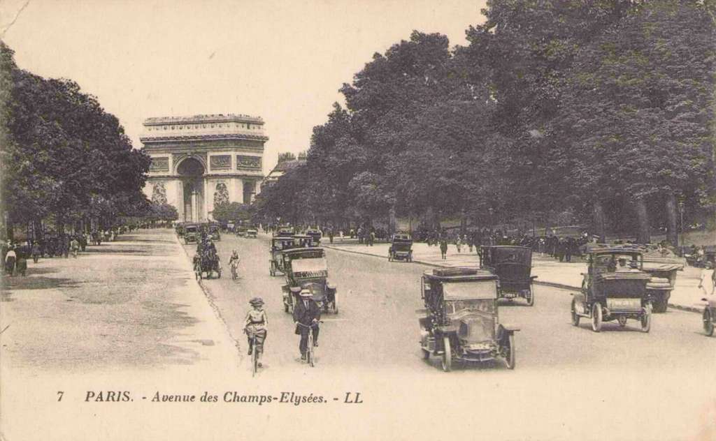 7 - PARIS - Avenue des Champs-Elysees