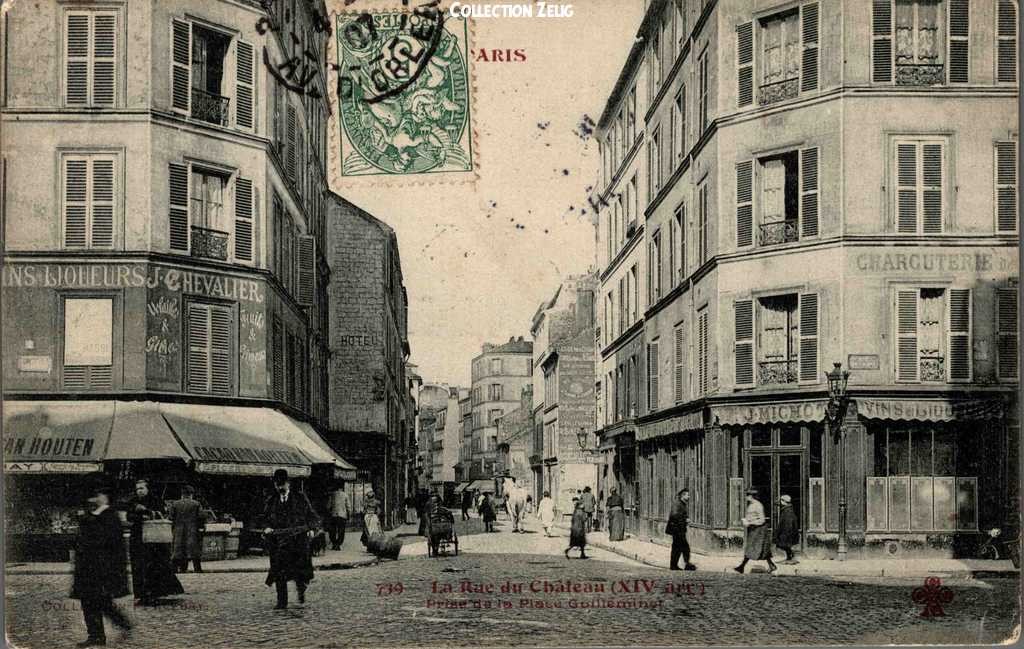 739 - La Rue du Château prise de la Place Guilleminot