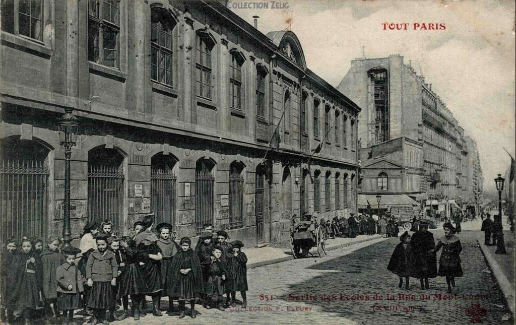 851 - Sortie des Ecoles de la Rue du Mont-Cenis