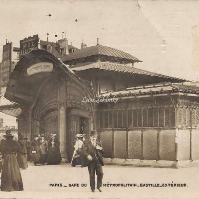A la ménagère - Gare du Métropolitain - Bastille - Extérieur