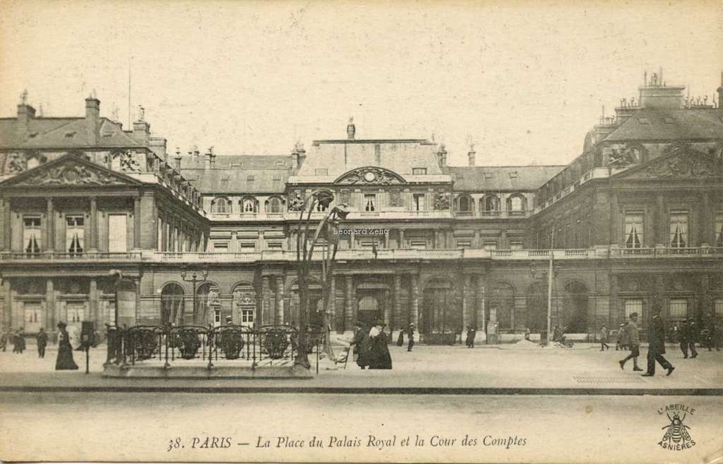 Abeille 38 - PARIS - La Place du Palais Royal et la Cour des Comptes