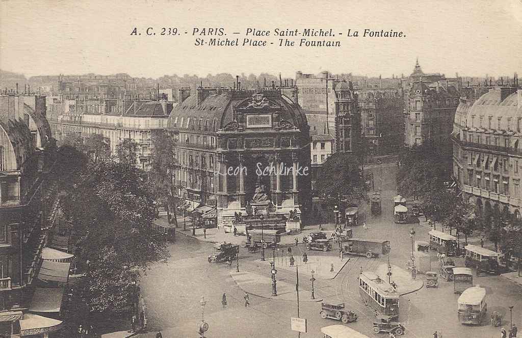 AC 239 - Place Saint-Michel - La Fontaine