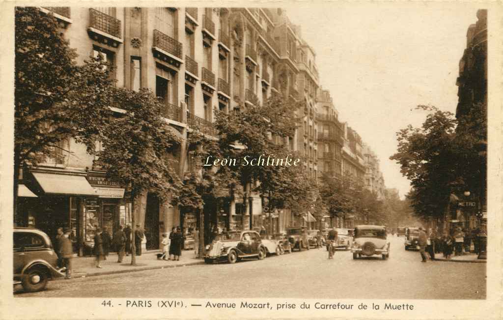 Barberon  44 - Avenue Mozart, prise du Carrefour de la Muette