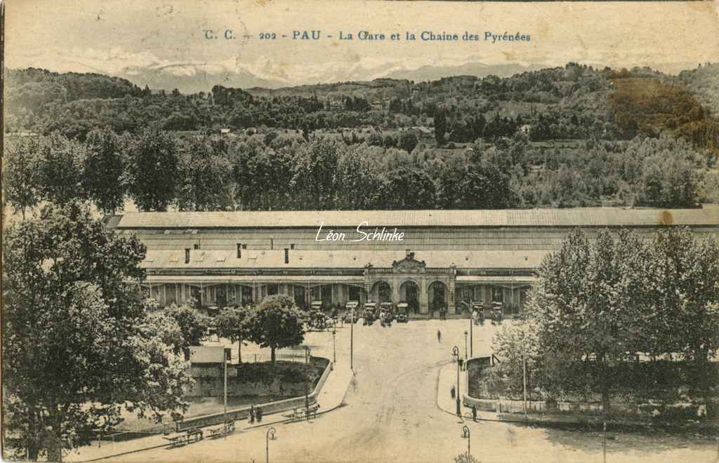 CC 202 - La Gare et la Chaîne des Pyrénées