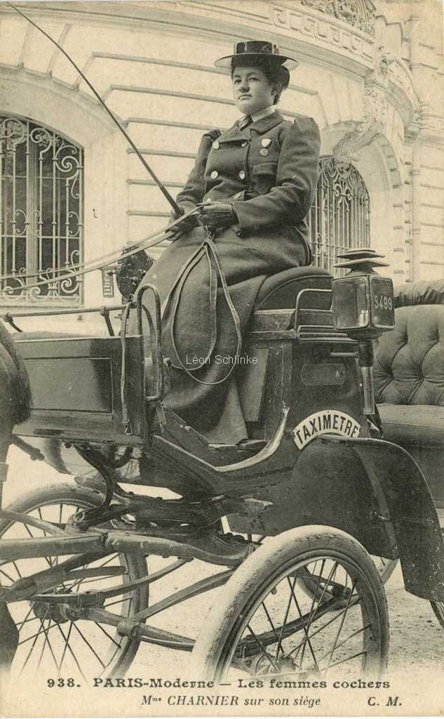 CM 938 - Mme Charnier sur son siège