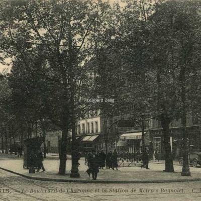 CM - PARIS - Le Boulevard de Charonne et la Station de Métro ''Bagnolet''