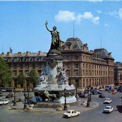 ECUSSON D'OR 73 - PARIS · Place de la République