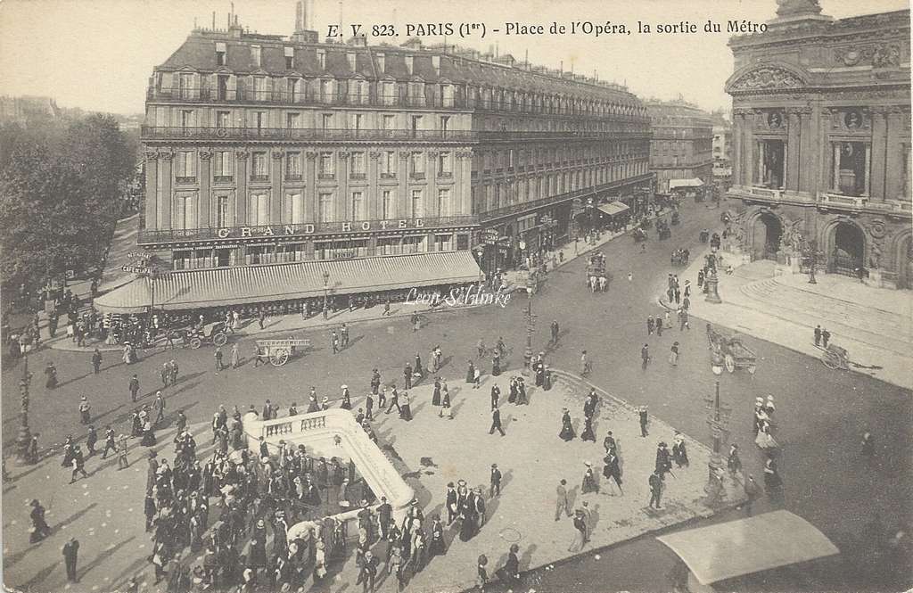 EV 823 - Place de l'Opéra Métro