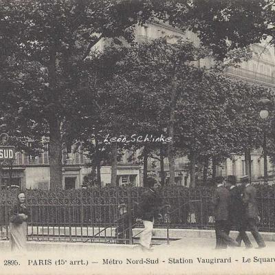 FF 2895 - Metro Nord-Sud - station Vaugirard - Le Square