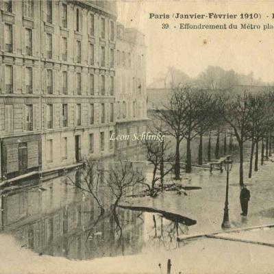 J.F. 39 - Les Inondations - Effondrement du Métro Place Chambertin