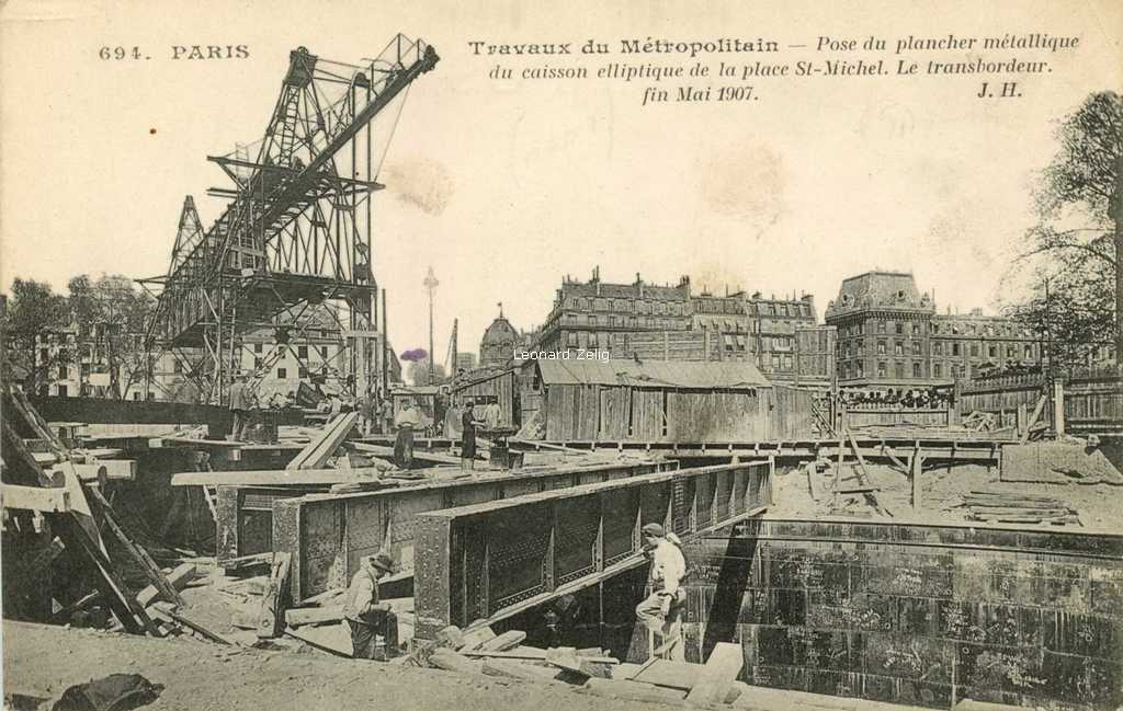 JH 694 - PARIS - Travaux du Métropolitain Le Transbordeur Place St-Michel