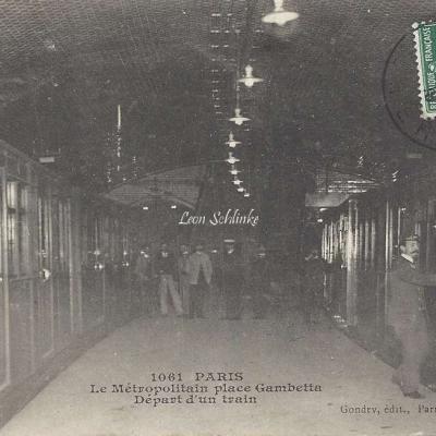 Gondry 1061 - Le Metropolitain place Gambetta - Départ d'un Train