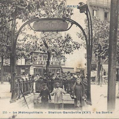 CP 255 - Le Metropolitain - Station Gambetta - La Sortie