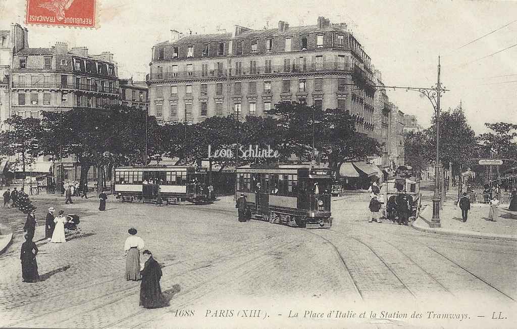 LL 1688 - La Place d'Italie et la Station de Tramways