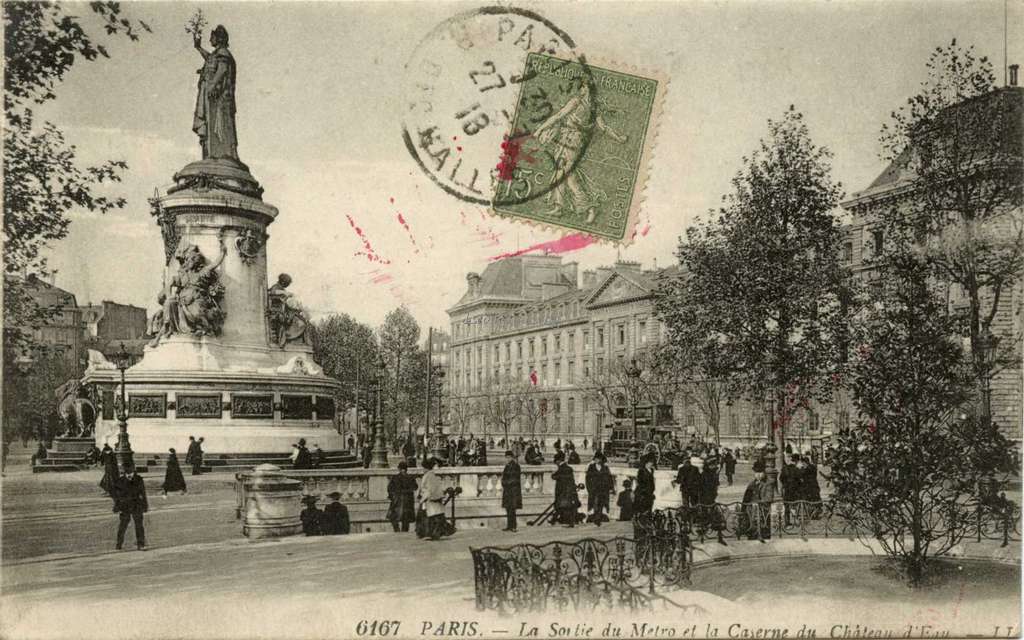 LL 6167 - PARIS - La Sortie du Métro et la Caserne du Château d'Eau