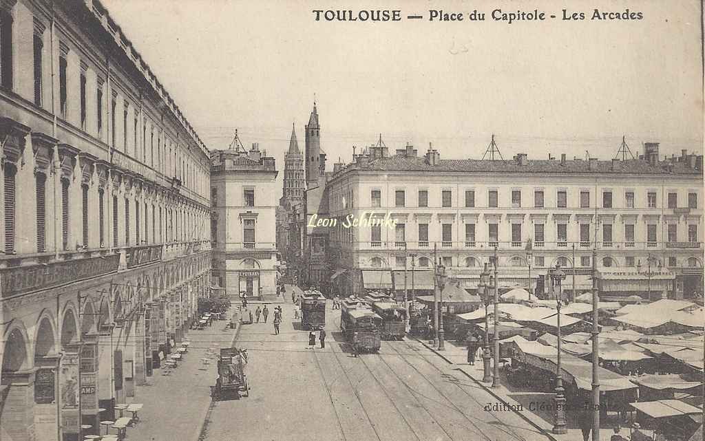 Place du Capitole - Les Arcades