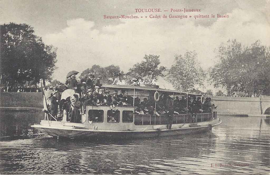 Ponts-Jumeaux, Bateaux-Mouche ''Cadet de Gascogne''