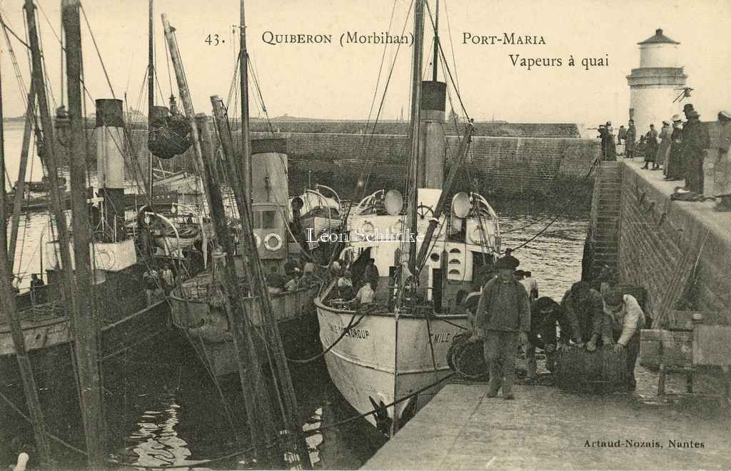Quiberon - Port-Maria, vapeurs à quai (43 - Artaud-Nozais)