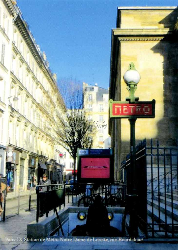 Poster XXL - Station de Métro, rue Bourdaloue