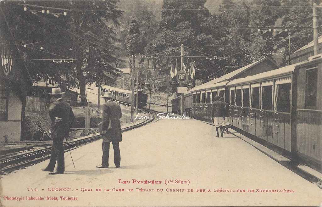 1 - 744 - Luchon,  Quai de la Gare du Train à crémaillère