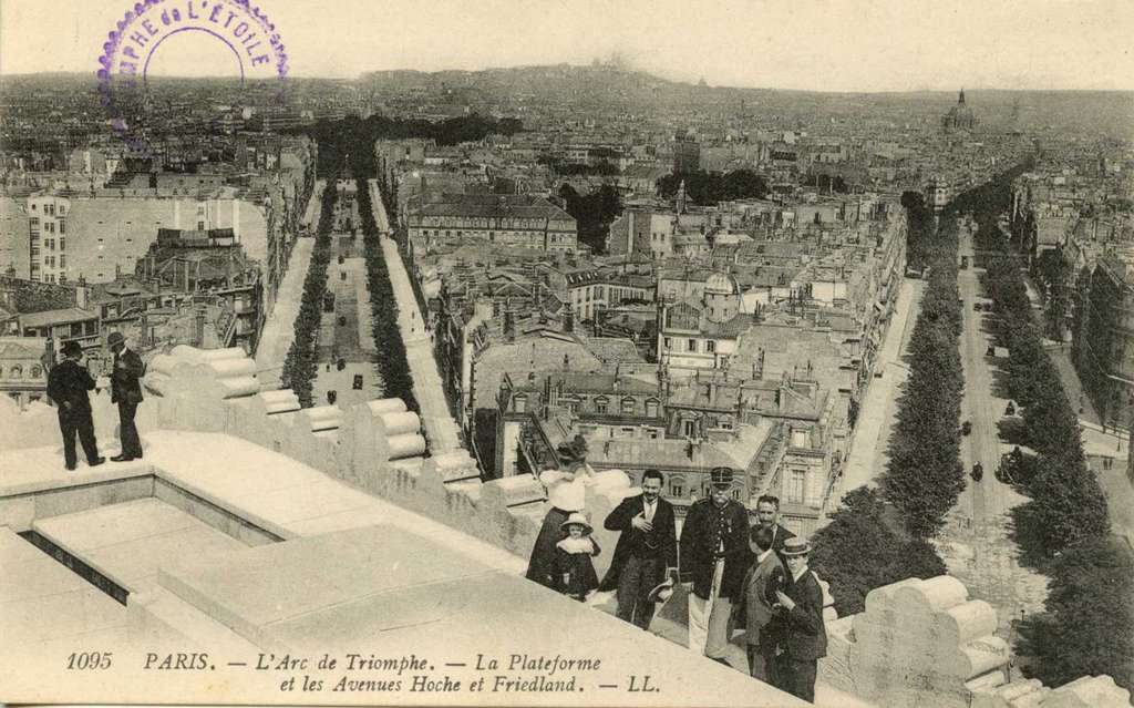 1095 - PARIS - L'Arc de Triomphe - La Plateforme et les Avenues Hoche et Friedland