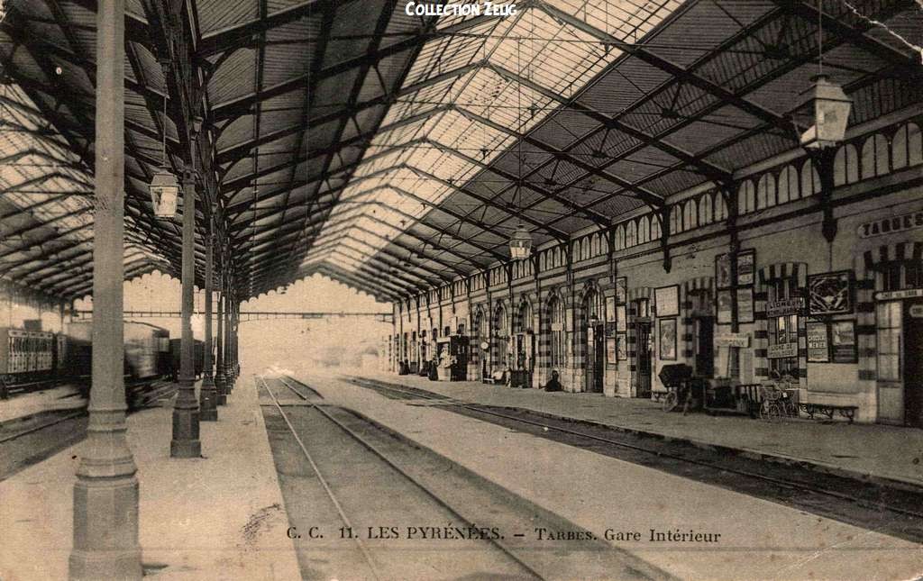 11 - TARBES - Gare, intérieur