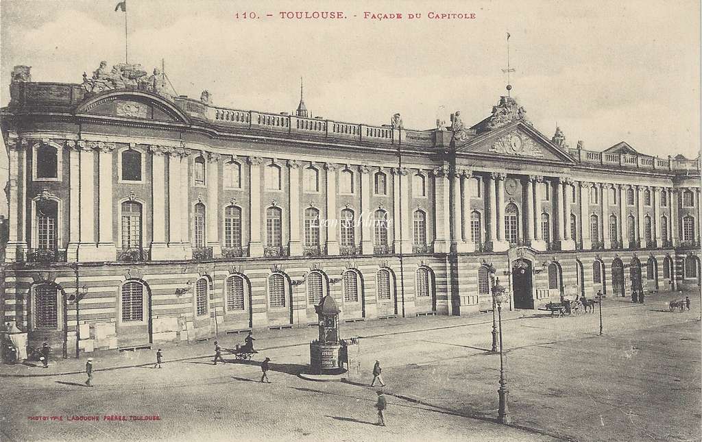 110 - Façade du Capitole