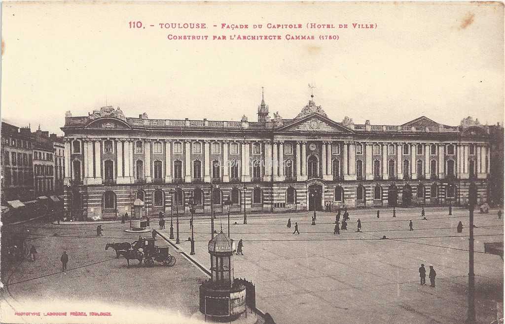 110 - Façade  du  Capitole (Hôtel de Ville)