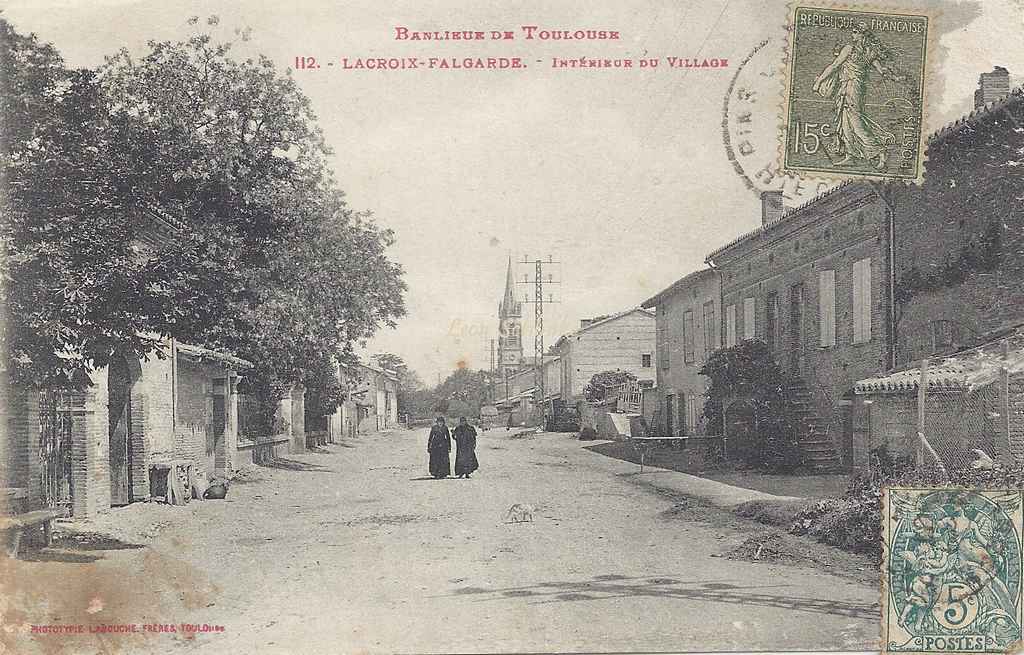 112 - Lacroix-Falgarde - Intérieur du Village