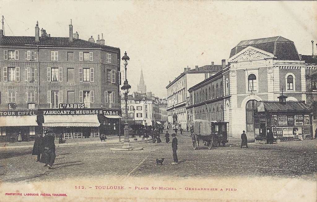 112 - Place St-Michel - Gendarmerie à pied