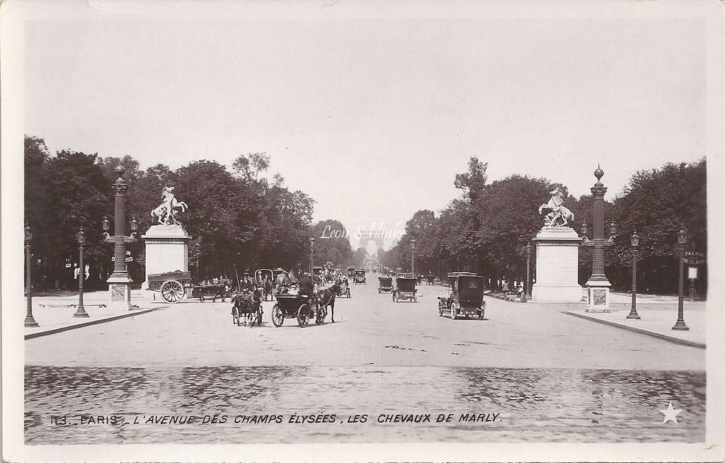 113 - L'Avenue des Champs-Elysées, les Chevaux de Marly