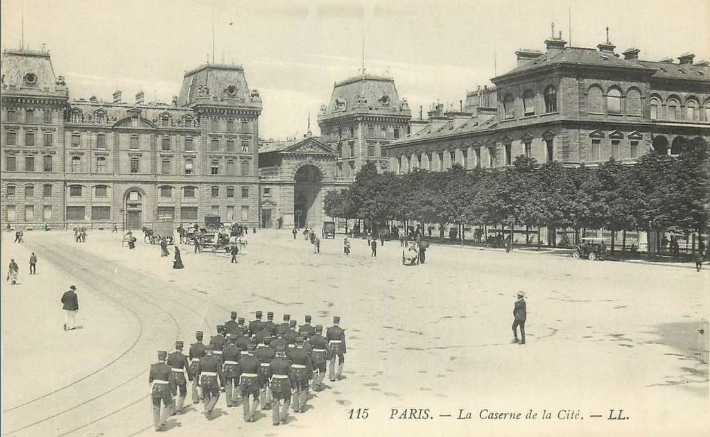 115 - PARIS - La Caserne de la Cité